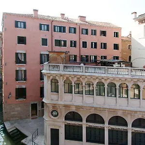 https://residence-corte-grimani.hotelslidodijesolo.com